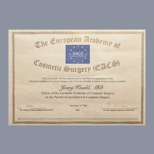 Dr. Knabl ist Mitglied der "European Academy of Cosmetic Surgery"
